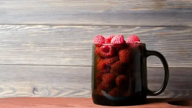 Soplica Malinowa z czym pić? Sprawdź najlepsze połączenia i przepisy!