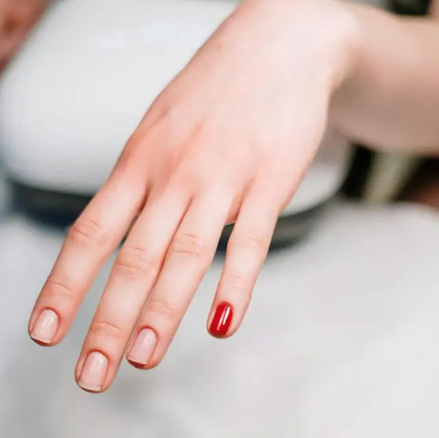 Manicure Japoński: Sekrety Zdrowych i Lśniących Paznokci