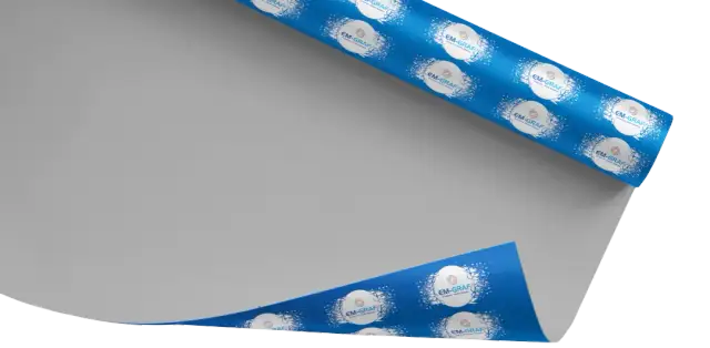 Jak druk na folii samoprzylepnej zmienia Twoje projekty reklamowe