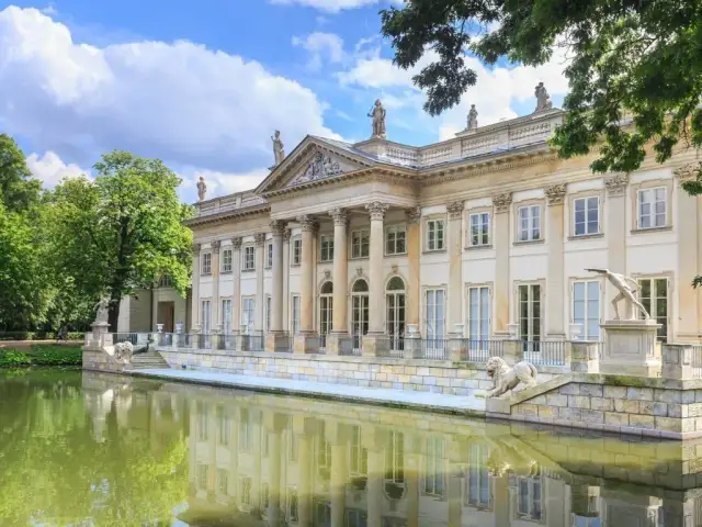 Najciekawsze miejsca w Warszawie: przewodnik po atrakcjach