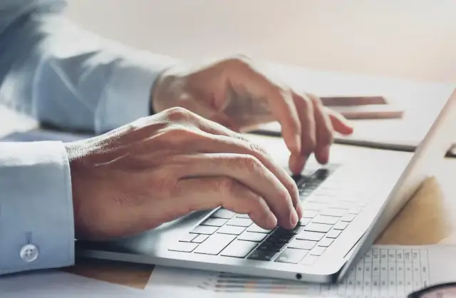 Ile kosztuje odpis kw? Sprawdź ceny i uniknij zbędnych wydatków