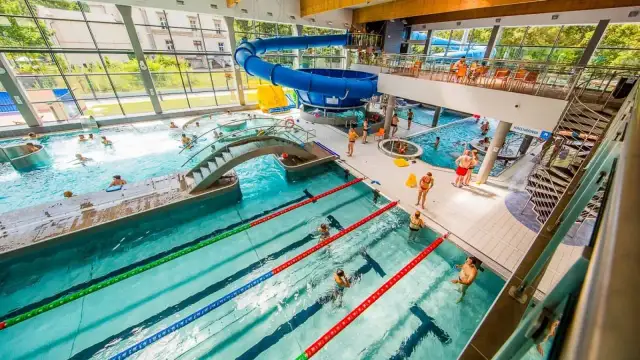 Jak dojechać do Term Uniejów – proste trasy i najlepsze opcje transportu