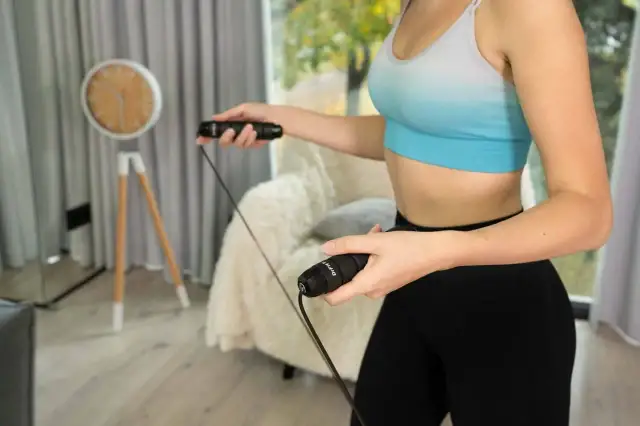 Czy skakanka to cardio? Efekty, kalorie i jak zacząć
