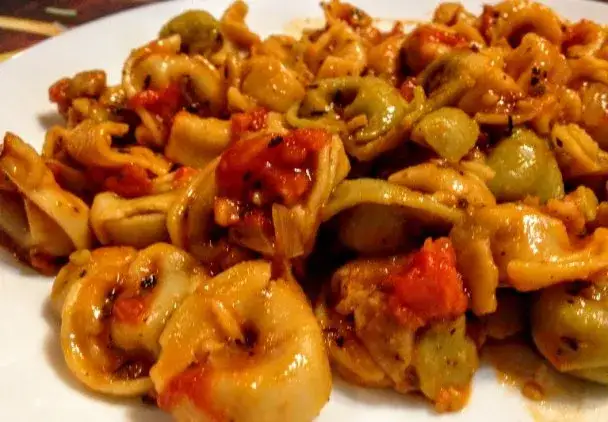 Makaron tortellini z czym podawać - najlepsze przepisy i pomysły
