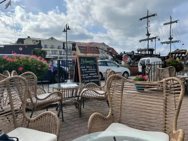 Gdzie dobrze zjeść w Łebie? Odkryj najlepsze restauracje i smaki