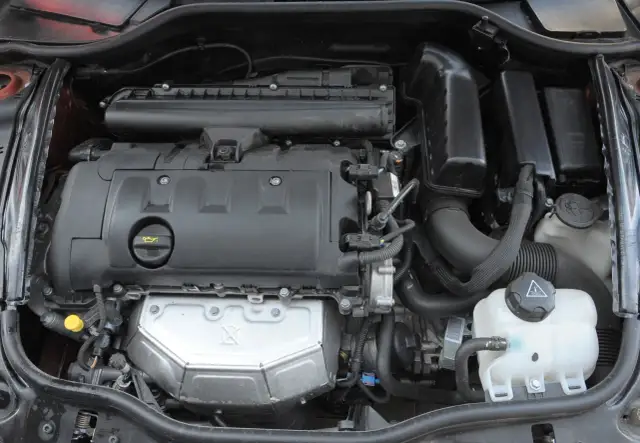 Mini 1.6 Diesel: PSA czy BMW? Uniknij drogich pułapek!