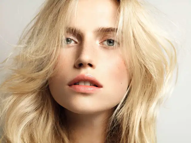 Goldblond Haare: So erzielen Sie den perfekten Farbton ohne Brassigkeit