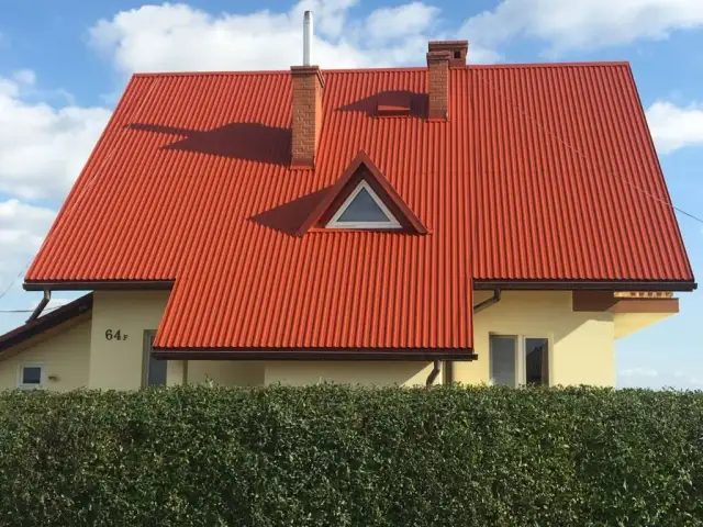 Jaki kolor dachówki wybrać, aby uniknąć błędnych decyzji budowlanych?