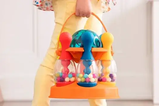 Co kupić 2 latkowi pod choinkę? Odkryj najlepsze zabawki!