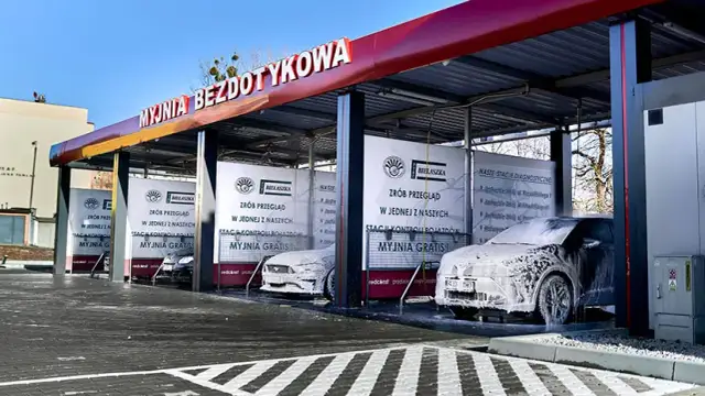 Ile kosztuje myjnia bezdotykowa? Pełny kosztorys i zwrot inwestycji