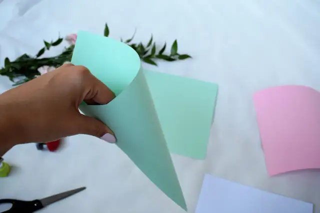 Jak zrobić rożki do konfetti - proste instrukcje i pomysły na dekoracje