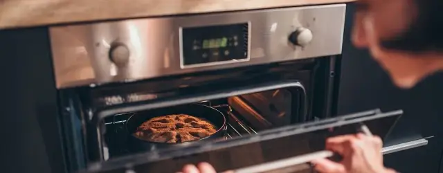 Ile prądu zużywa piekarnik? Sprawdź, jak obniżyć rachunki za energię