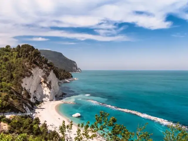 Vacanza nelle Marche: Trova la Tua Località Balneare Ideale