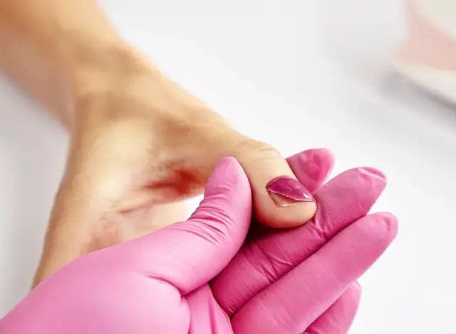 Czy paznokcie oddychają? Prawda o zdrowiu Twoich paznokci