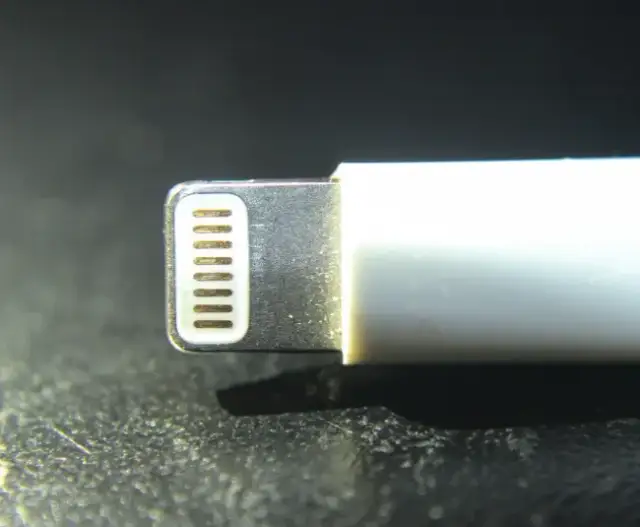 Gdzie kupić kabel do iPhone: najlepsze miejsca i oferty, które musisz znać