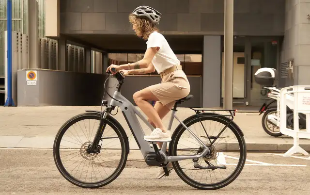 Jak wybrać najlepszy rower elektryczny damski i uniknąć kosztownych błędów