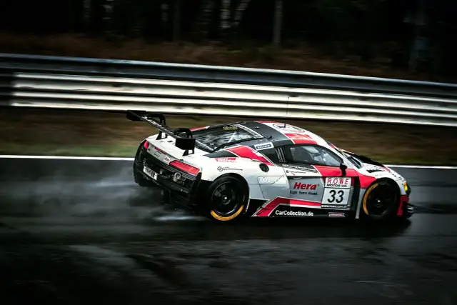 Co mają wspólnego rajdy, sporty motorowe i gry online?