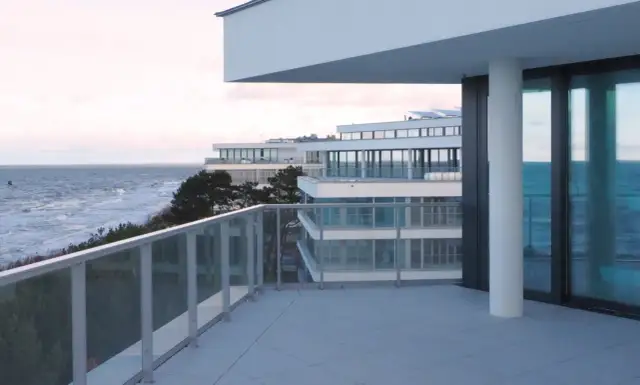 Ile kosztuje apartament nad morzem? Przegląd cen i lokalizacji