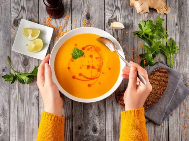 Jakie zupy dla cukrzyka: zdrowe przepisy, które pomogą w kontroli cukru