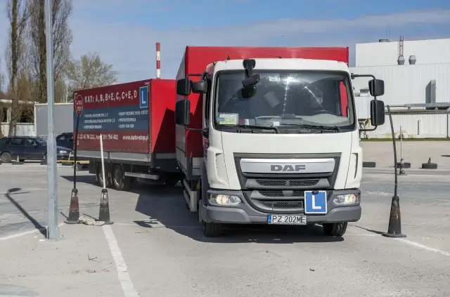 Czy w wojsku można zrobić prawo jazdy? Wszystko, co musisz wiedzieć!