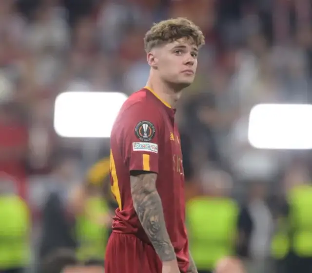 Nicola Zalewski zarobki: Ile naprawdę dostaje młody piłkarz Romy?