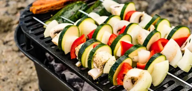 Jak przyprawić warzywa do szaszłyków, by zachwycić smakiem?