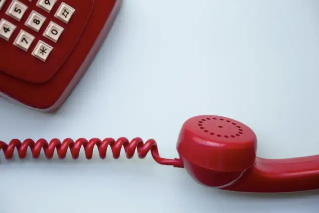 Podwójny numer w jednym telefonie: kiedy to się opłaca, a kiedy lepiej odpuścić