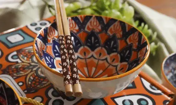 Jak podawać sushi w domu, by zachwycić swoich gości?