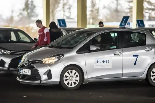 Na jakich samochodach zdaje się prawo jazdy? Oto najpopularniejsze modele