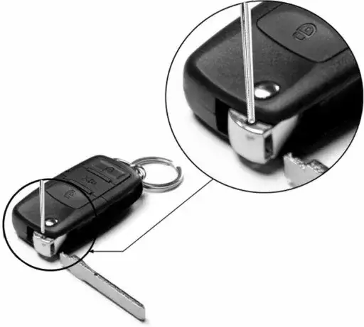 Jak wybić grot z kluczyka - proste kroki i niezbędne narzędzia