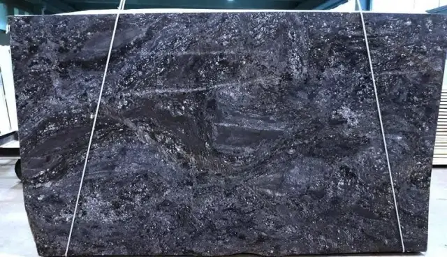 Ile kosztuje blat kamienny? Sprawdź ceny i ukryte koszty montażu