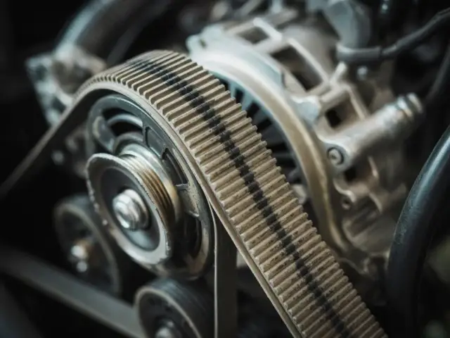 Pisk paska alternatora? Objawy, przyczyny i naprawa krok po kroku