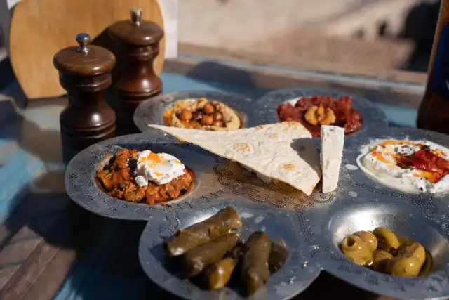 Co warto zjeść w Turcji? Odkryj smaki, które zachwycą Twoje podniebienie