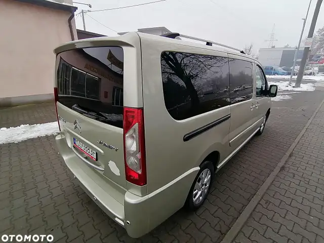 9-osobowy bus: Spalanie od 6,5 l? Oblicz koszty i oszczędzaj!