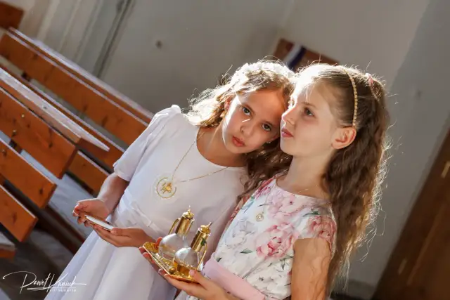 Fotograf na komunię: Uniknij pułapek! Ceny i pakiety 2024.