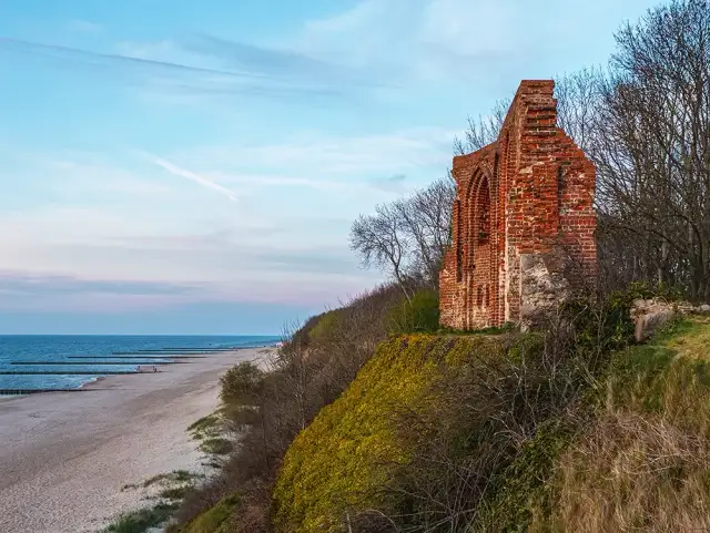 Trzęsacz atrakcje: 10 niezwykłych miejsc, które musisz zobaczyć