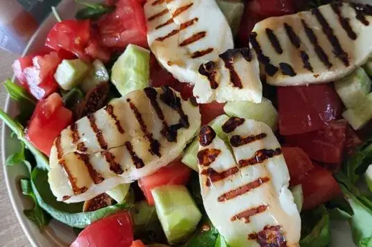 Grecki ser owczy: odkryj smaki, rodzaje i przepisy na dania