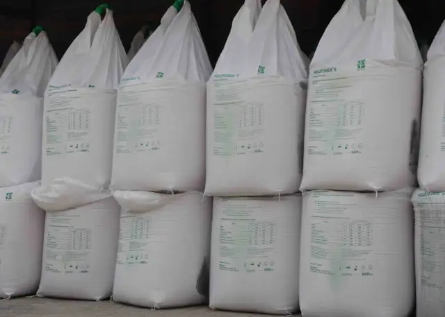 Jak powstają nawozy azotowe? Surowce i proces produkcji, które musisz znać