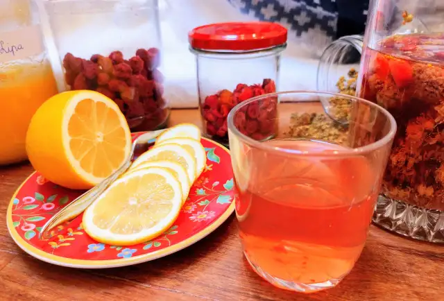 Domowe napoje na przeziębienie: 7 przepisów na szybką ulgę i rozgrzanie