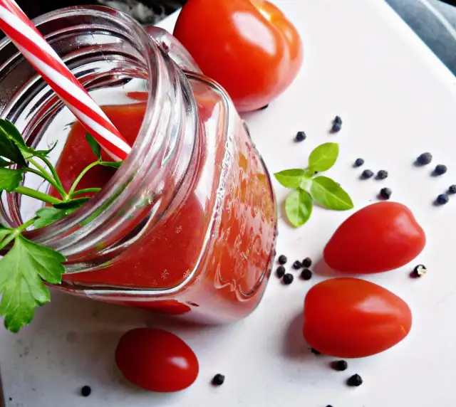 Koktajl z pomidorów: zdrowy przepis, który odmieni twoją dietę