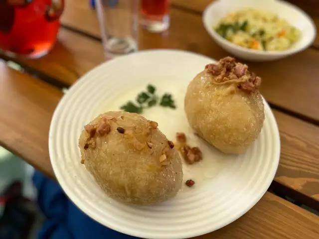 Gdzie zjeść kartacze? Najlepsze miejsca w Suwałkach i okolicy