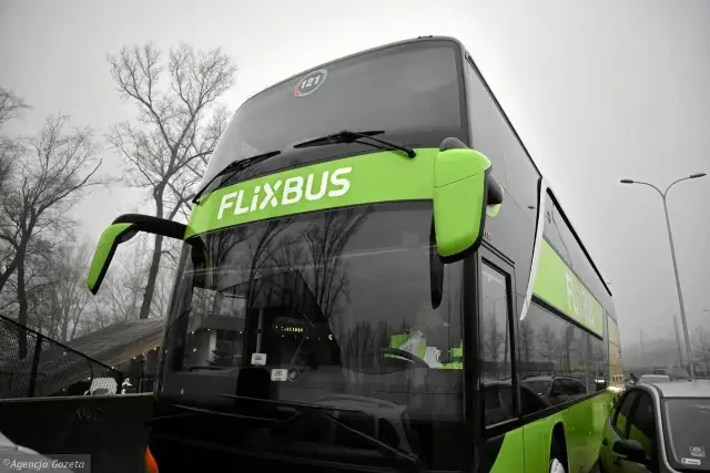 Flixbus Warszawa: Gdzie zatrzymuje się Twój autobus? Pełny przewodnik