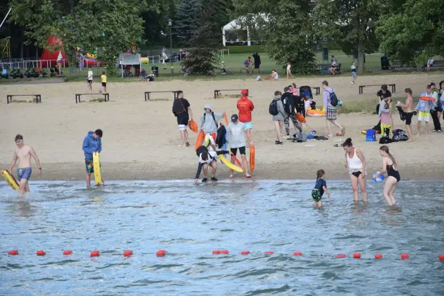 Jezioro Charzykowskie: Co robić? Przewodnik po atrakcjach i relaksie