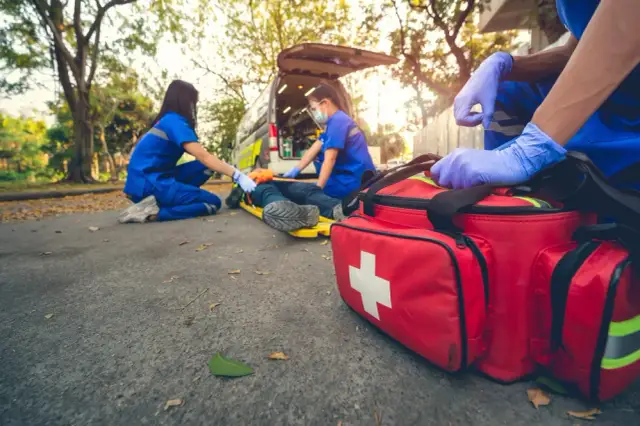 Co po studiach ratownictwo medyczne? Praca i możliwości rozwoju