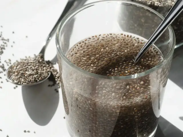 Jak przygotować nasiona chia? Proste przepisy i wskazówki