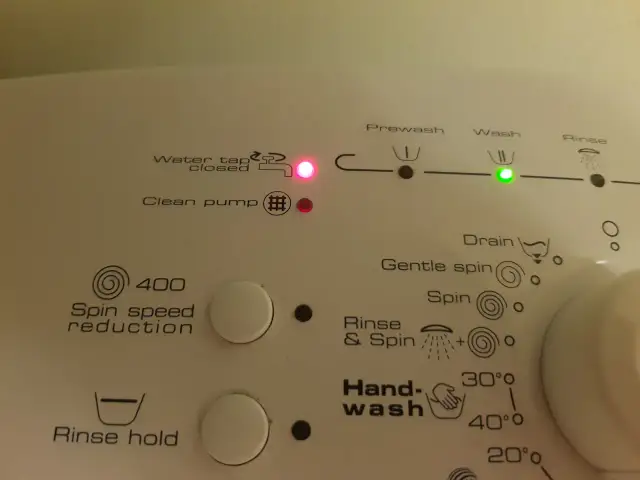 Kontrolki w zamrażarce Whirlpool: rozszyfruj sygnały i uniknij awarii