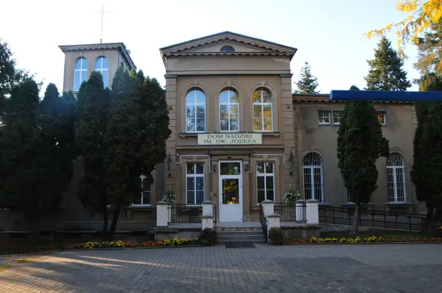 Dom Opieki "Nadzieja" Warszawa: Czy to dobry wybór? Analiza