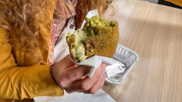 Gdzie zjeść w Castellammare del Golfo? Najlepsze restauracje i smaki