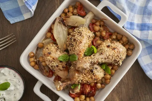 Czy można zamrozić pieczone udka z kurczaka i jak to zrobić?