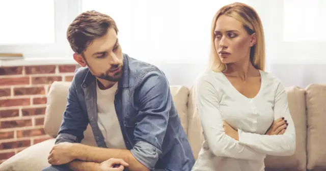 Osoba, która nie chce związku: Świadomy wybór czy strach?